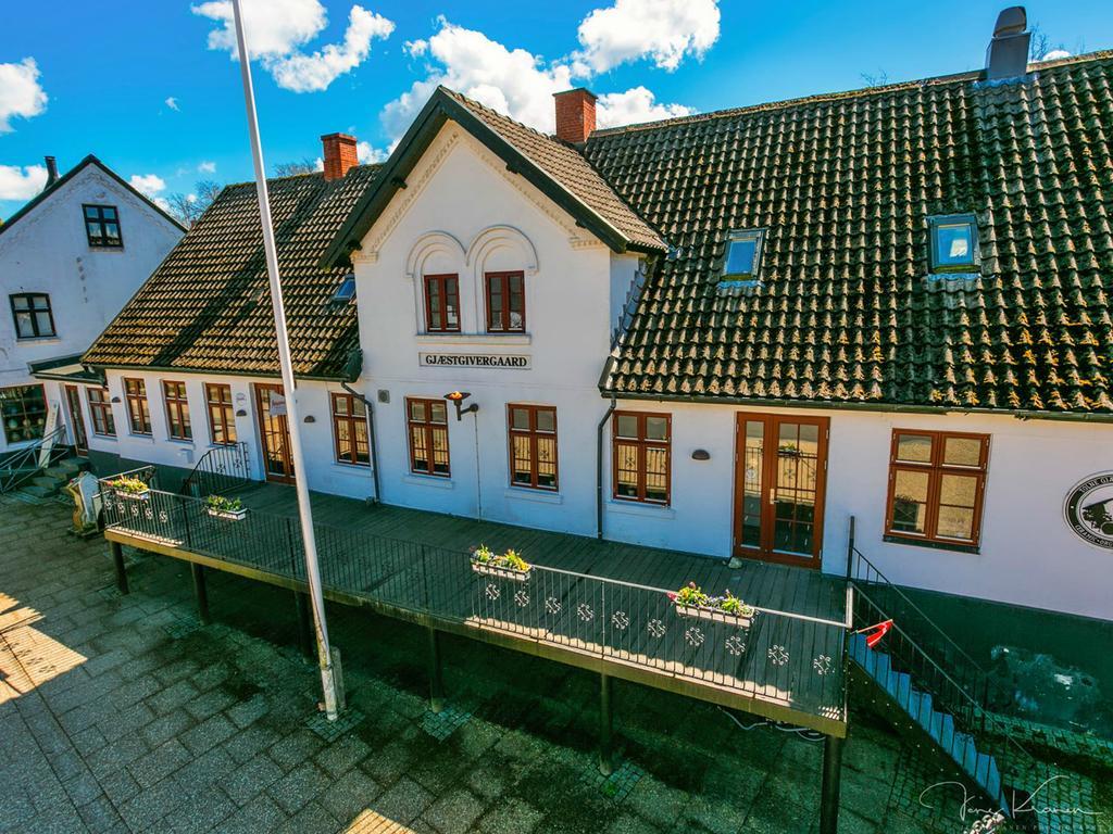 Tolne Gjaestgivergaard Bed and Breakfast Sindal Exteriör bild